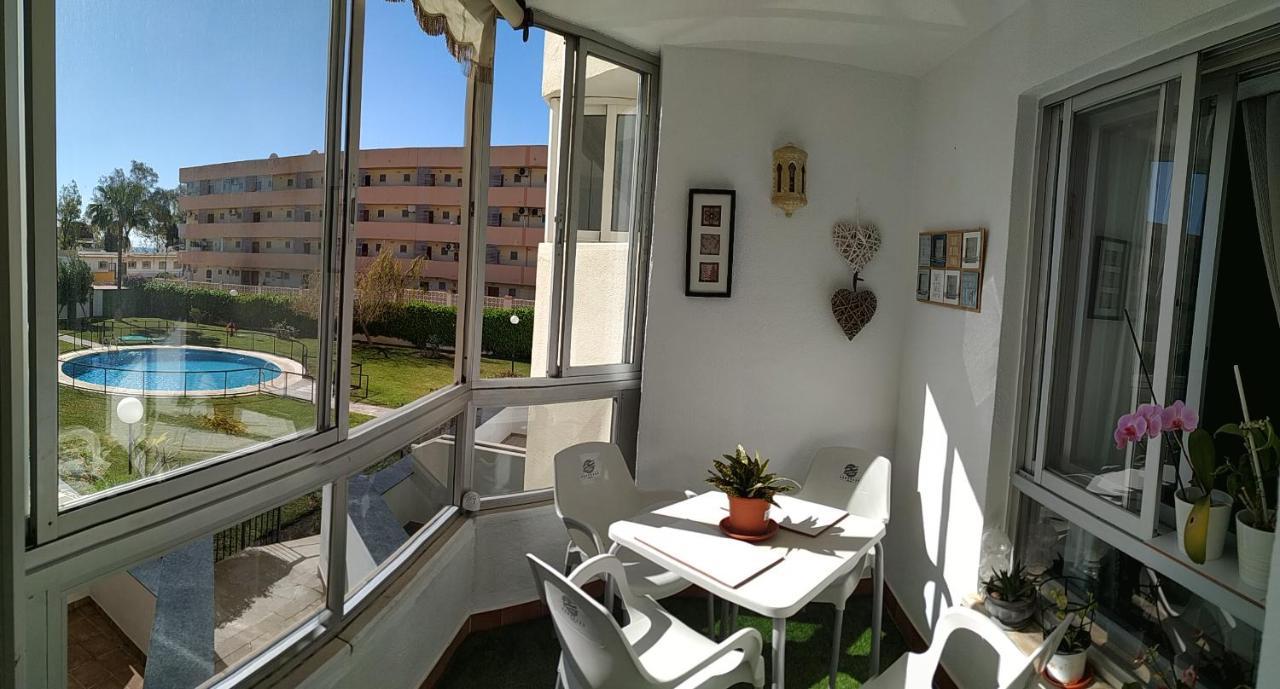 Lovely Apartment In Torremolinos Views Of The Sea, Pool, Terrace, Sofa Bed And Fully Equipped Kitchen מראה חיצוני תמונה