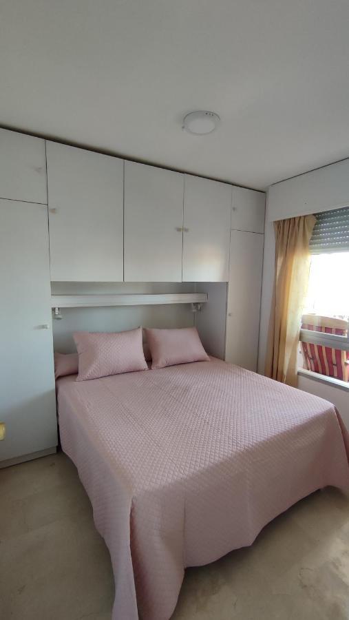 Lovely Apartment In Torremolinos Views Of The Sea, Pool, Terrace, Sofa Bed And Fully Equipped Kitchen מראה חיצוני תמונה