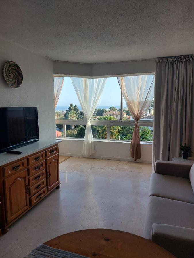 Lovely Apartment In Torremolinos Views Of The Sea, Pool, Terrace, Sofa Bed And Fully Equipped Kitchen מראה חיצוני תמונה
