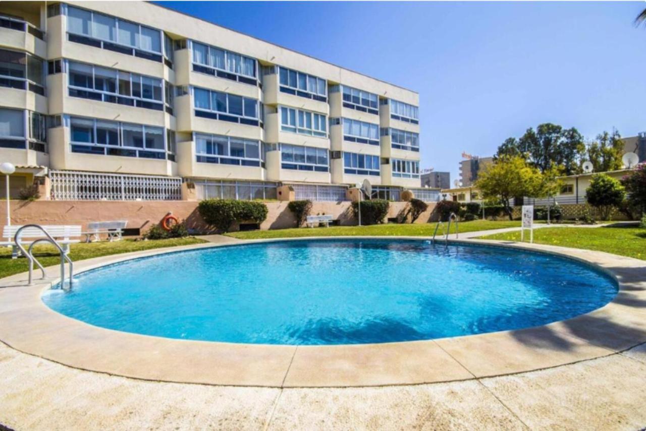 Lovely Apartment In Torremolinos Views Of The Sea, Pool, Terrace, Sofa Bed And Fully Equipped Kitchen מראה חיצוני תמונה